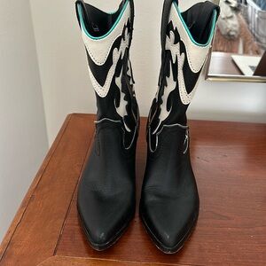 Women’s Dolce Vita Landen Leather Metallic Cowboy Western Boots Black/white